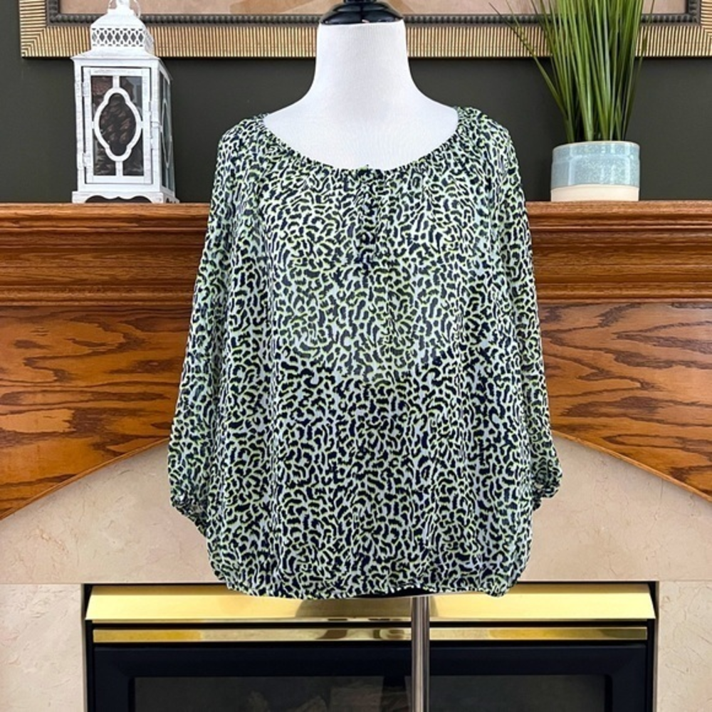 Liz Claiborne Women's‎ Animal Print Pullover Blouse Sz. MP